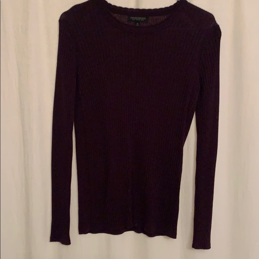Banana Republic light weight sweater. size M.